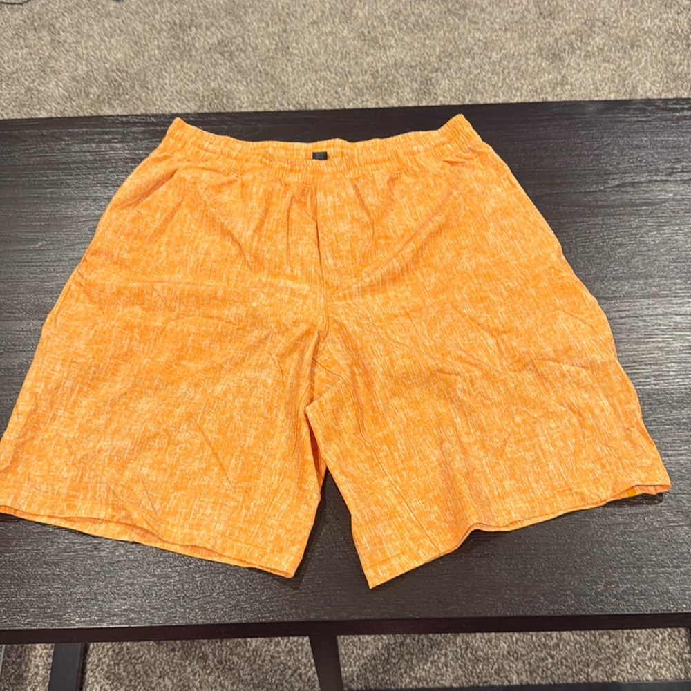 Lululemon Men’s Medium Pace Breaker 9” Liner Light Orange